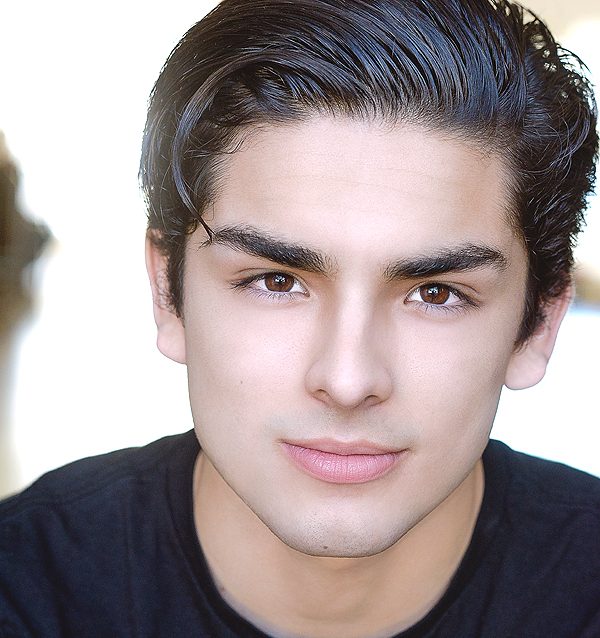 Diego Tinoco as fan casting for Xaden Riorson